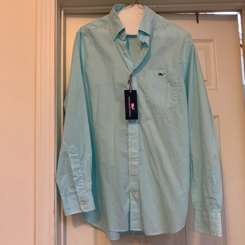 Men’s Vineyard Vines shirt